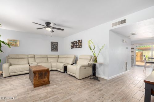 8022 32nd Ave, Phoenix AZ  85051-6214 exterior