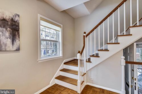 3555 Martha Custis Dr, Alexandria VA 22302-2003 exterior