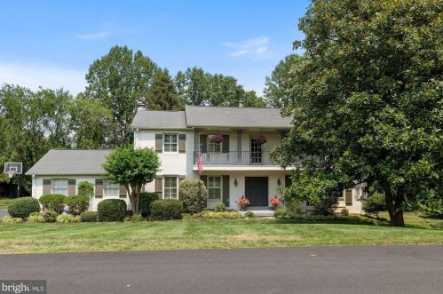 8314 Riding Ridge Pl, Mc Lean, VA 22102-1316