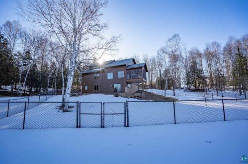 1901 Rice Lake Rd, Duluth MN 55811-4812 exterior