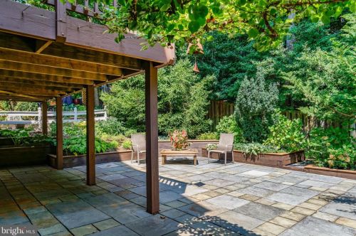 6310 Alderman Dr, Alexandria VA 22315-3730 exterior