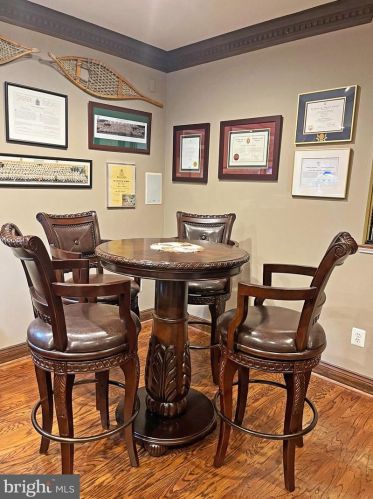 18 Alexander St, Alexandria VA  22314-3869 exterior