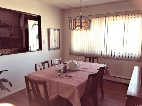 250 Kellum St, Babylon NY 11704-5022 exterior