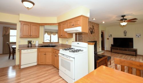 6894 Park Mnr Dr, Milwaukee WI 53224-4638 exterior