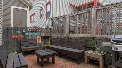 20 Tahanto St, Concord NH 03301-3833 exterior