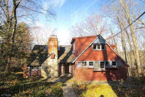 19 Crestwood Trl, Sparta, NJ 07871-1621