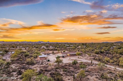 10455 Gila Rd, Tucson, AZ 85742-9651