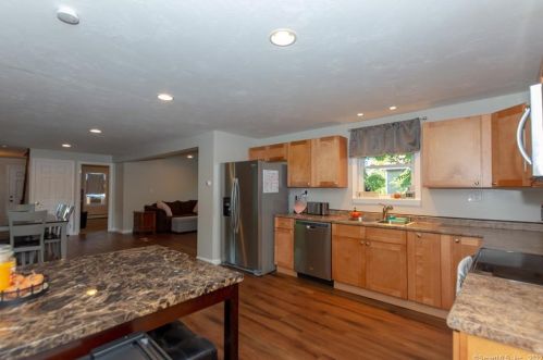 1414 Hartford Pike, Killingly CT 06241-1533 exterior