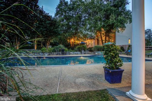 13606 Mt Prospect Dr, Rockville MD 20850-3510 exterior