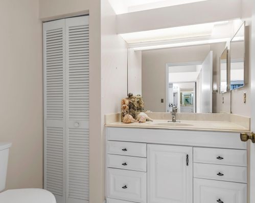 7279 Le Chalet Blvd, Boynton Beach FL 33472-5035 exterior