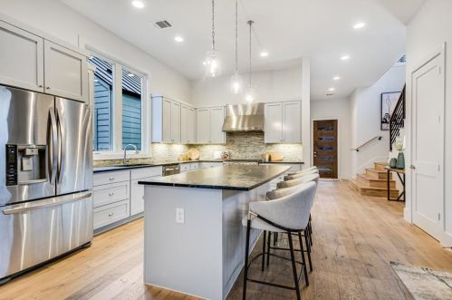 4105 Burnet Rd, Austin TX exterior