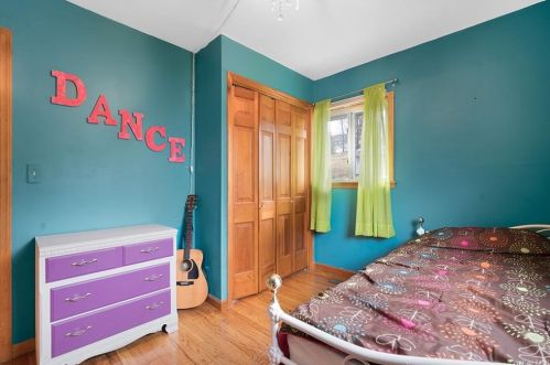 64 Phillips St, Middletown NY 10940-3303 exterior