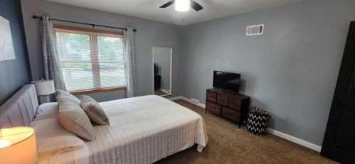 3625 Whitnall Ave, Milwaukee WI 53207-4461 exterior