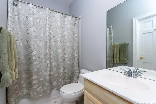 152 Cannon Rd, Wilton CT 06897-2639 exterior