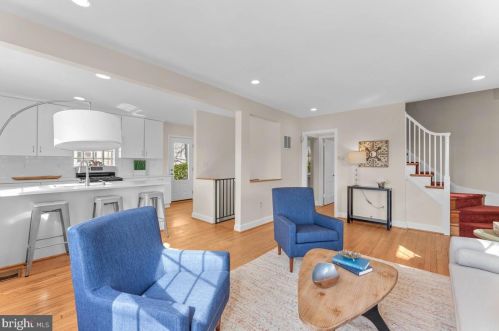 10616 Dunmoor Dr, Silver Spring, MD 20901-1518