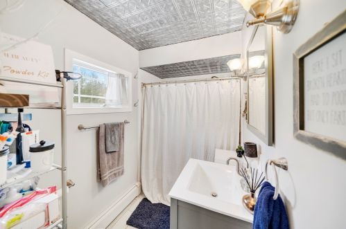 17 Hooksett Tpke, Concord NH  03304-4415 exterior