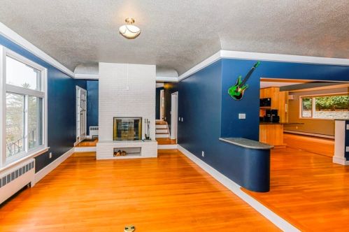 230 Austin St, Newton MA 02465-2501 exterior