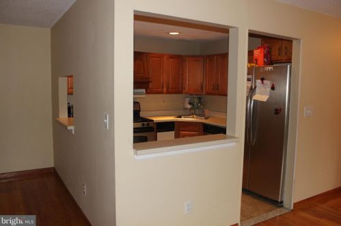 11 Chamberlin Ct, Trenton NJ 08648-2622 exterior