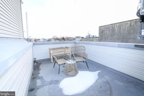 2203 Cumberland St, Philadelphia PA 19125-1732 exterior