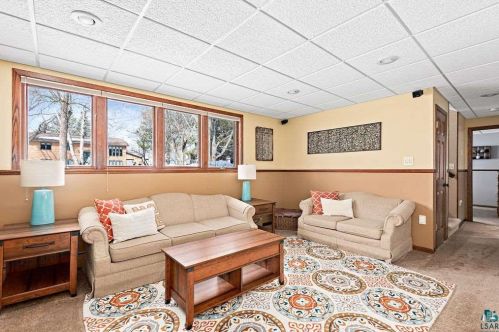 232 Rainbow St, Duluth MN 55811-2046 exterior