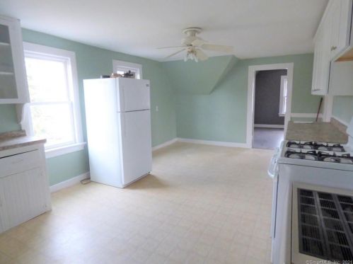 162 Colony St, Wallingford CT 06492-3651 exterior