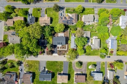 19 Grant Ave, East Hanover NJ  07936-2950 exterior