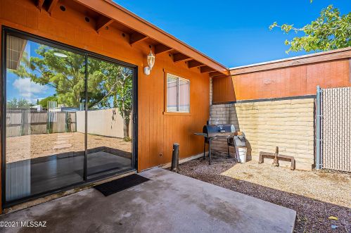 6725 Hawk Dr, Tucson AZ  85730-3247 exterior