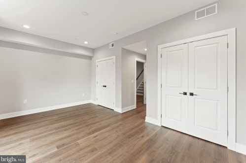 429 Lemonte St, Philadelphia PA 19128-4534 exterior