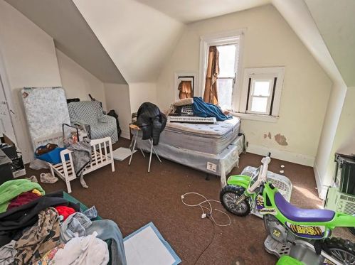 2900 Shadeland Ave, Pittsburgh PA 15212-2557 exterior