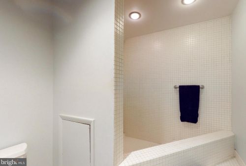 2319 Delancey Pl, Philadelphia PA 19103-6406 exterior