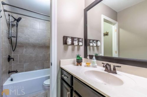 7690 Glisten Ave, Atlanta GA 30328-2498 exterior