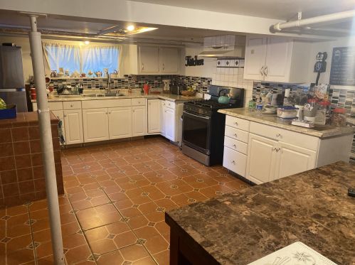 2862 11 St, Milwaukee WI 53206-3260 exterior