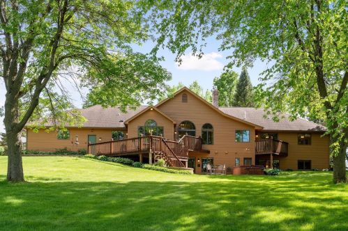 4429 Dorchester Dr, Saint Paul MN 55129-9570 exterior