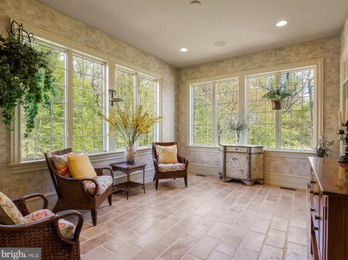 271 Blackburn Dr, Berwyn PA  19312-2801 exterior