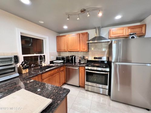 512 Arizona Ave, Tucson AZ  85705-8431 exterior