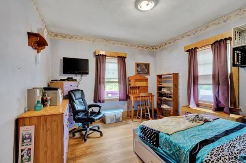 31 Swain Ave, Meriden CT 06450-7218 exterior