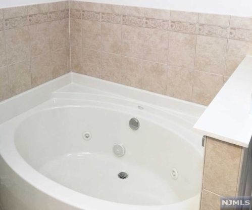 35 Forshee Cir, Montvale NJ 07645-1781 exterior