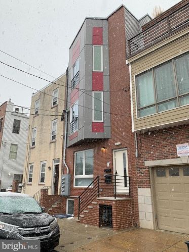 1527 Carpenter St, Philadelphia PA  19146-2110 exterior