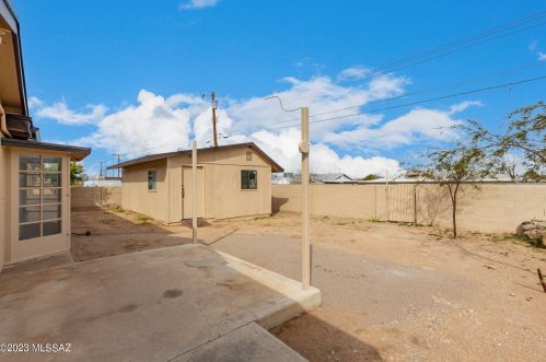 818 Calle Bocina, Tucson AZ  85756-6434 exterior