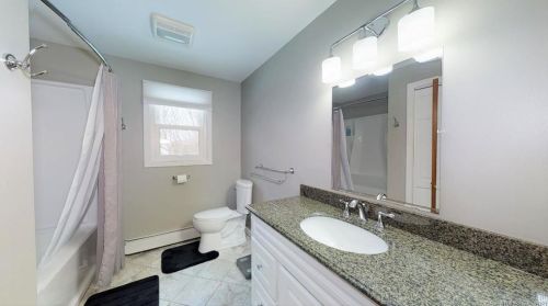 28 Celtic Ct, Enfield CT 06082-5777 exterior