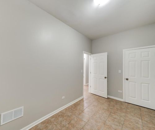 959 51 St, Chicago IL 60609-5124 exterior