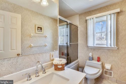 8 David Ct, Silver Spring MD exterior