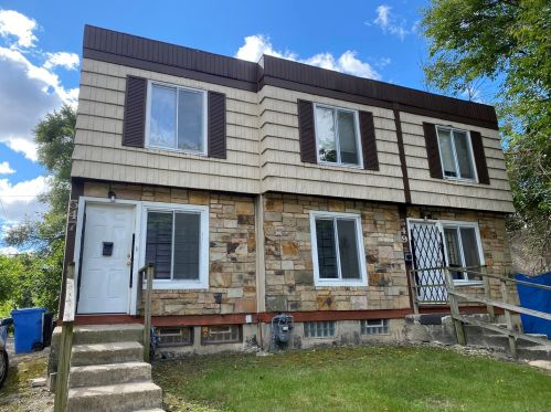 547 69th St, Chicago, IL 60621-2442