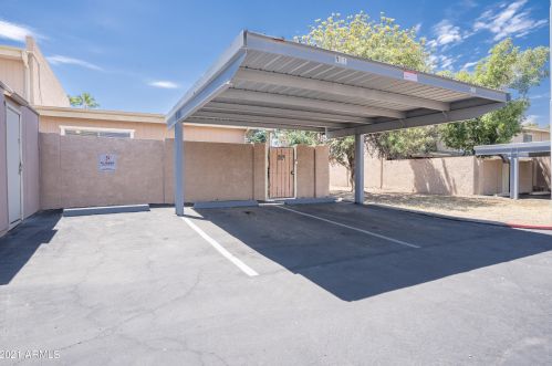 8216 32nd Ave, Phoenix AZ  85051-6022 exterior