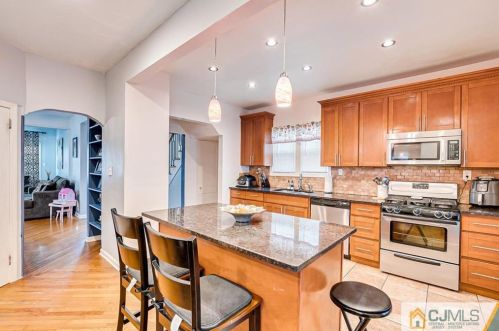 32 2nd St, Perth Amboy NJ 08861-4608 exterior