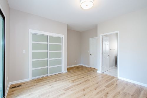 1516 69 Pl, Chicago IL 60637-4810 exterior