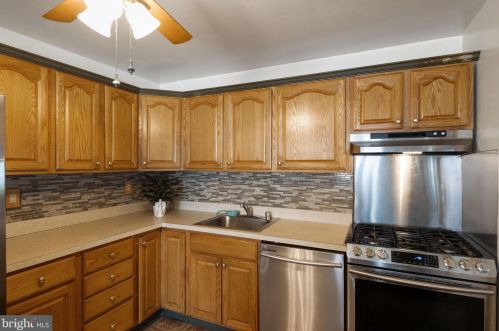 215 Ridgely Rd, Glen Burnie MD 21061-4513 exterior