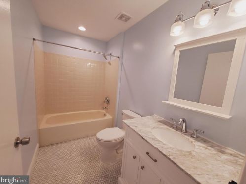 48 Lehavre Ct, Trenton NJ  08619-4723 exterior