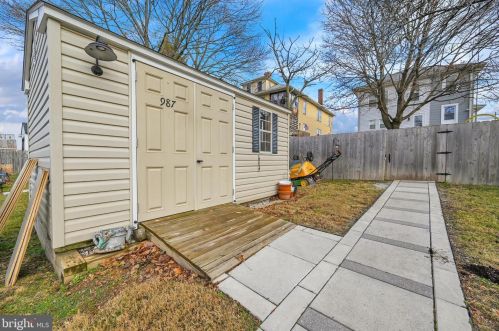 987 Baltimore St, Hanover PA  17331-4413 exterior