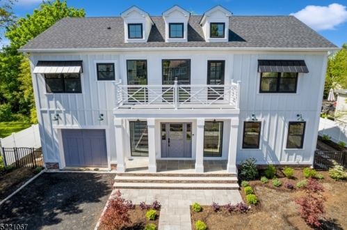 19 Grant Ave, East Hanover NJ  07936-2950 exterior